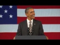 Obama sings, campaigns at the Apollo