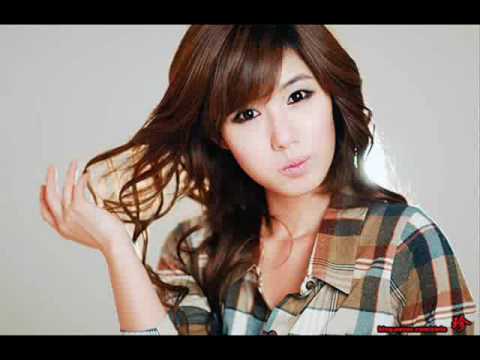 Cute Asian poses by Korean racing models Hwang Mi Hee Kim Ha Yul Cute Asian poses by Korean racing models Hwang Mi Hee Kim Ha Yul