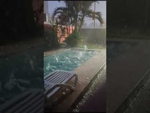 Asi llueve en Corrientes con granizos😏🙈😣