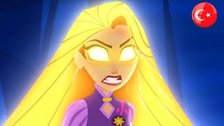 Rapunzel vs Cassandra (Fight Scene) | Rapunzel: Serüvenler (Türkçe Dublaj)