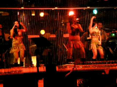 Sexy Girls singing Hips Dont Lie in Malacca-Malaysia