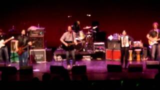 Watch Rusted Root Dance In The Middle video