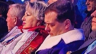 Медведев попросил для себя и правительства браслеты глубокого сна