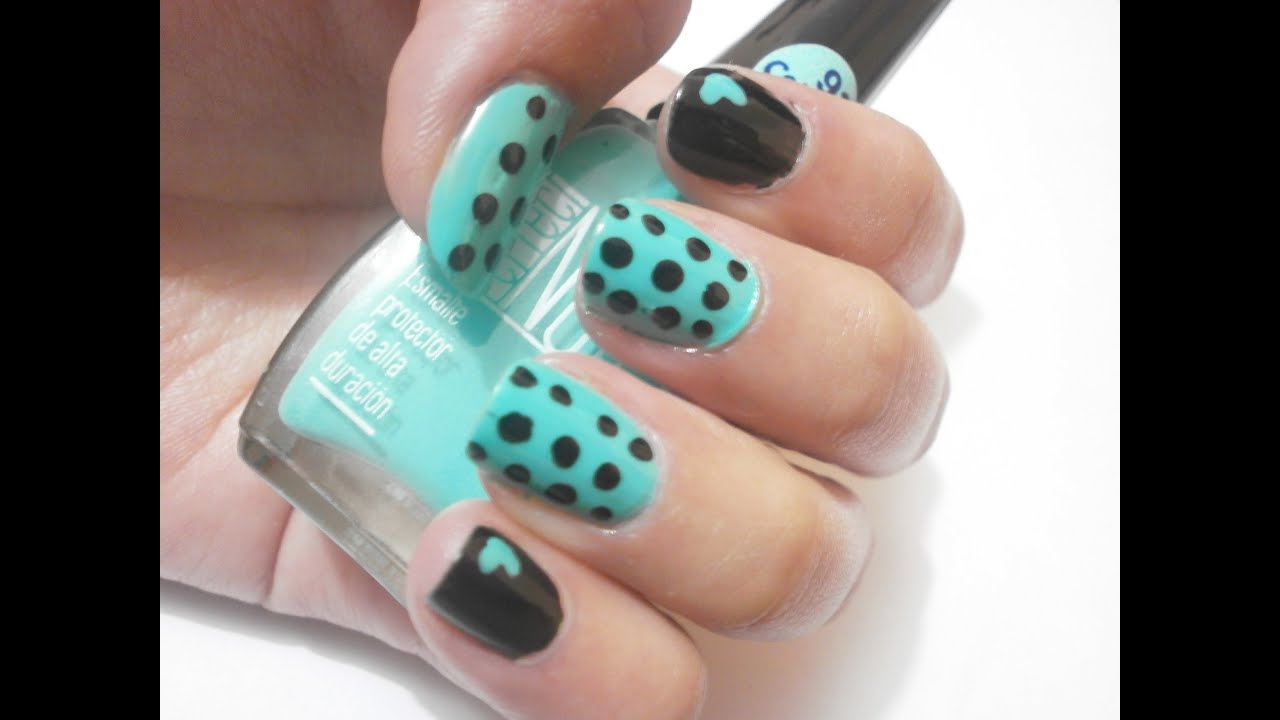 uñas con puntos
