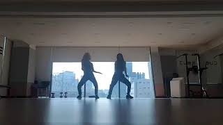 (G) I-DLE Soojin dance with trainee-dancer