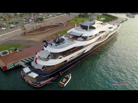 SUPER YATE DE LUJO ATTESSA IV Y CRUCERO CARNIVAL MIRACLE EN PUERTO VALLARTA