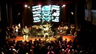 Watch Wisdom In Chains Fighting In The Streets video