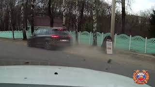 Видео Видеорегистратор запечатлел момент гибели мотоциклиста в Твери от Crash q, улица Скворцова-Степанова, Тверь, Россия