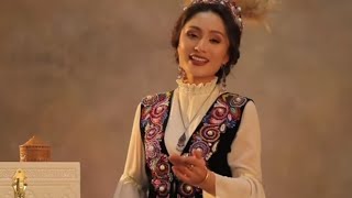 Дина Азатқызы | Көремін Сені Бәрінен Қымбат| Қытай Қазақтарының Әндері|
