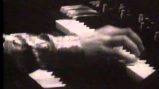 Watch Steve Winwood 40,000 Headmen video