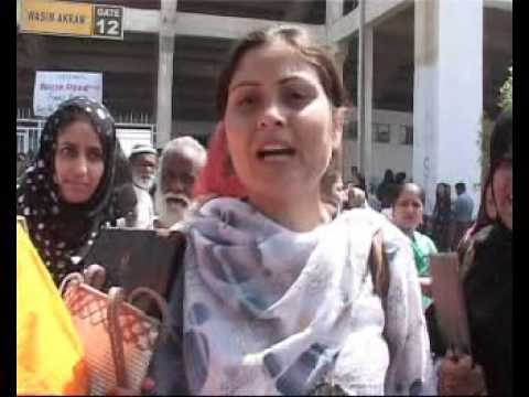 nice girl dancing on ahmed mughal sindhi song jiye sindh jiye she rocks,,,,,hahahaha very funny sexy girl