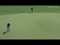 David Toms sinks a 47-foot putt for birdie at Shell