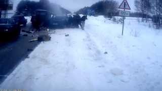 Видео НА видеоригестратор Авария и ДТП на трассе Арзамас - Нижний Новгород ЖЕСТЬ!!!!! от Avarii20000000000000, Большая Окружная улица, Нижний Новгород, Россия