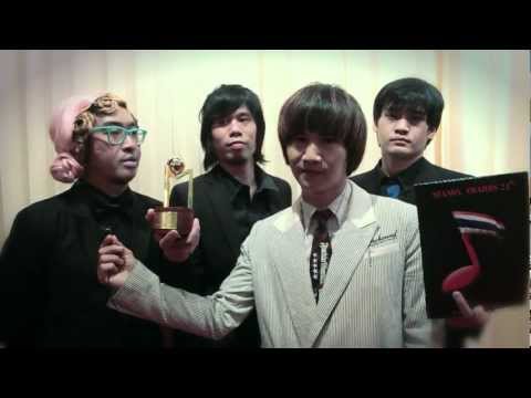 Paradox รางวัลเพลงยอดเยี่ยม สีสันอวอร์ด thumb