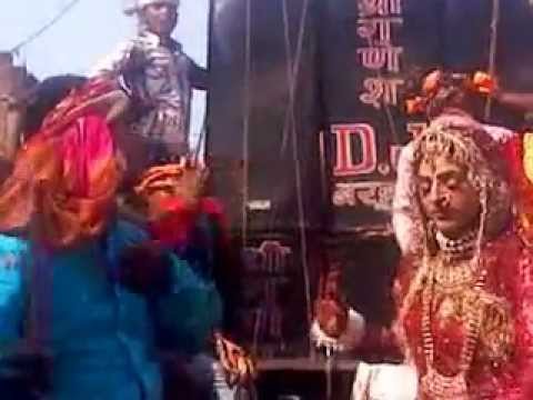 shiv barat 10.03.2013 shyam bansi bajate ho ya mujhe bulate...