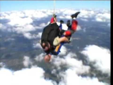 AWESOME SKYDIVING IRAQ AMPUTEE!!!!! SINGING UNDEROATH ON THE WAY DOWN!! 9:08. this is Elliott Smith from oloh, Mississippi Falling From the sky over 