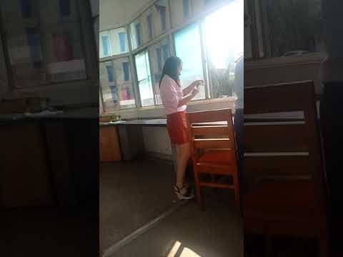 Người đẹp cty uni biểu diễn thời trang
