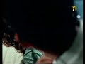بوسى وهى بتكشف ومعاريى صدرها
