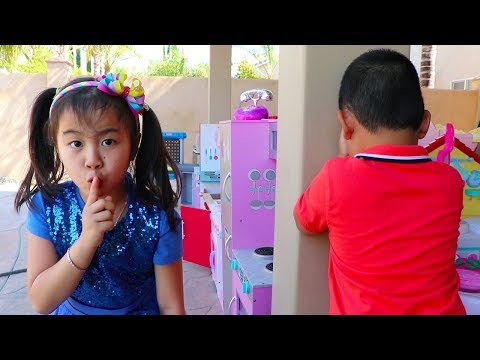 Jannie & Lyndon Pretend Play Best Hide and Seek Spots Fun Kids Game