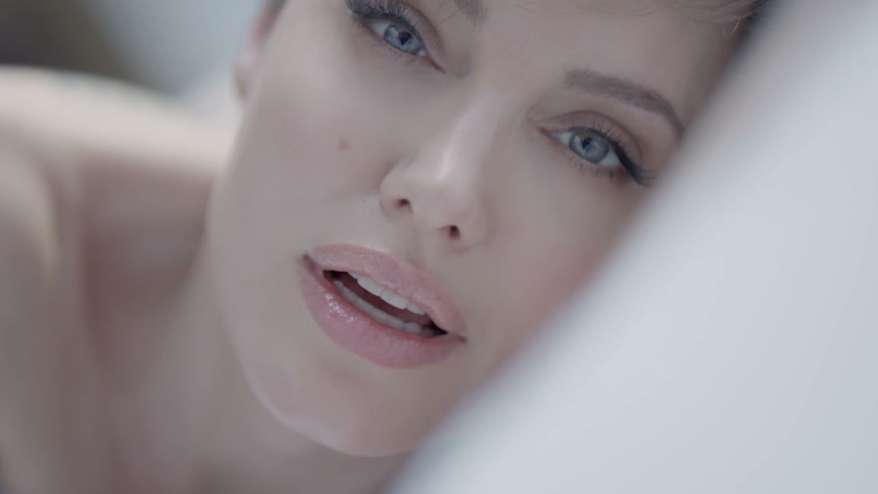 Видео Голая Анджелина Джоли