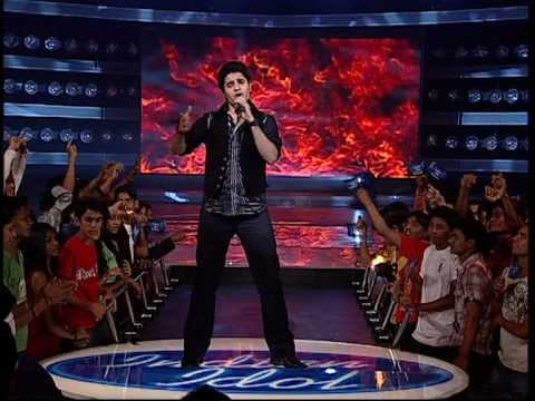 MOhit lalwani Indian idol performer singing Tadap tadap ke iss...