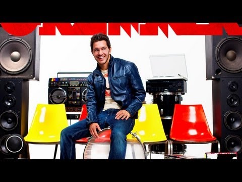 Andy Grammer Teaches Us to Beatbox! - STUDIO SECRETS