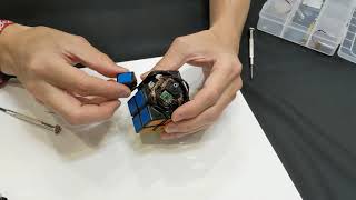 Self-Sloving Rubik's Cube Robot Teardown