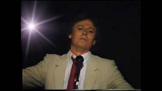 Watch Gary Wright No One Does It Better video