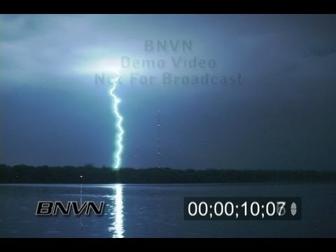 5/8/2007 Lightning footage at night near Shoreview, MN - Stock video