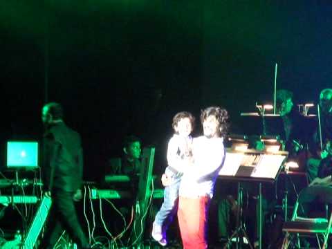 Sonu Nigams son Nevaan singing.-Abhi Mujh Main Kahin and Kolaveri...
