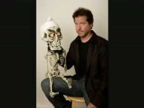 jeff dunham achmed i kill you. Silence I kill you [Techno Remix]. 2:31. Techno Remix Wer das haben will nach icq nr. fragen per message an mich. The Achmed Song. The Achmed Song