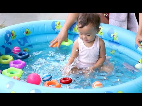 unboxing mainan anak bayi lucu - kolam renang mandi bayi bundar - baby swimming pool and kids Lifia Niala enjoy lesson swimming in Jatra hotel swimming pool for kids. Yuk teman-teman kita belajar berenang diLifia Niala enjoy lesson swimming in Jatra hotel swimming pool for kids. Yuk teman-teman kita belajar berenang dikolam renang...