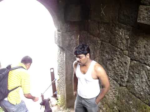 SHOOR AAMHI SARDAR AAMHALA KAY KUNACHI BHITI