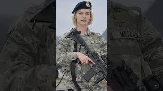 Rus kadın askerler 🇷🇺 vs Türk kadın askerler 🇹🇷|#shortstatus|#shorts|#short|#tur