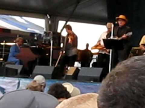Elvis Costello & The Sugarcanes (with Allen Toussaint) - The River In Reverse (New Orleans 04-29-10)