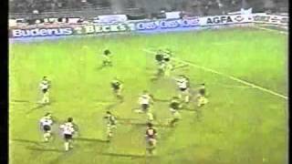 9A5EK_8xy_4 Video Image