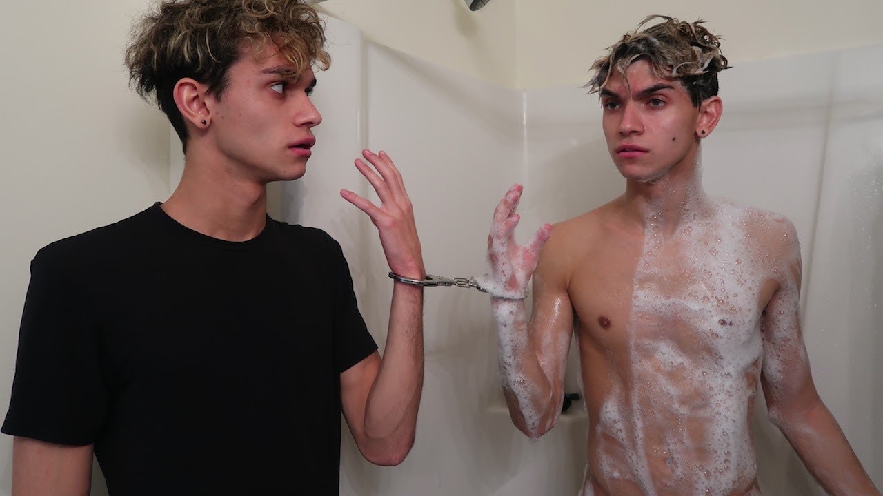 Twins get creampied