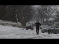 Видео Motorists Slide In First Snow Leckhampton Hill 18th January 2013