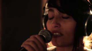 Watch Ana Tijoux A Veces video