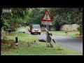 Breaking and entering - Cheeky Monkey - BBC wildlife