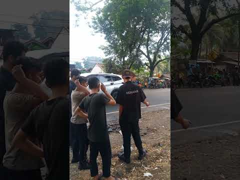 Cianjur mobil puso dan Avanza adu jotos