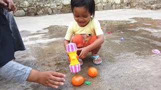 Afsheena Bernyanyi Finger Family Song Belajar Warna Dengan Balon Lucu & Meletuskanya