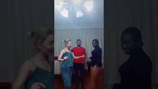 Üniversiteli Gençler Twerk Show Yapıyor