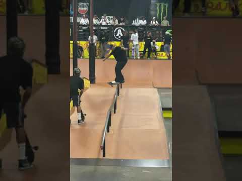 JAMIE FOY FRONT FEEBLES THROUGH THE WHOLE KINKED RAIL #SHORTS