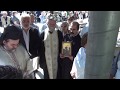 ermispres.gr Οι ιερείς ευλογούν το ΚΕΣΚΕΚΙ για τη διανομή του στους προσκυνητές ermispres.gr Οι ιερείς ευλογούν το ΚΕΣΚΕΚΙ για τη διανομή του στους προσκυνητές
