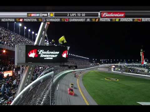 jeff gordon car crash. During the Green-White-Checkered, a multi-car crash happens after Jeff Gordon bumps Greg Biffle. Kevin Harvick wins the 2010 Budweiser Shootout for the 2nd