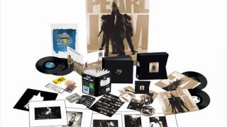 Watch Pearl Jam Breath And A Scream demo video