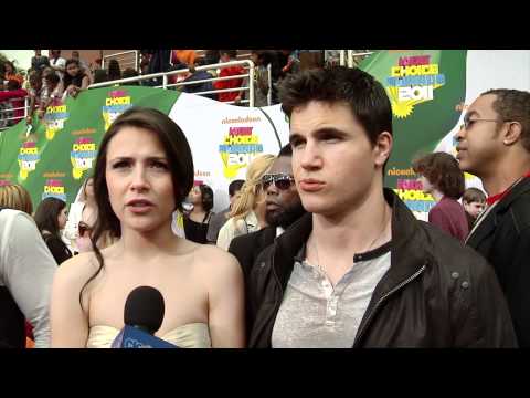 Robbie Amell Italia Ricci 2011 Kids' Choice Awards Interview