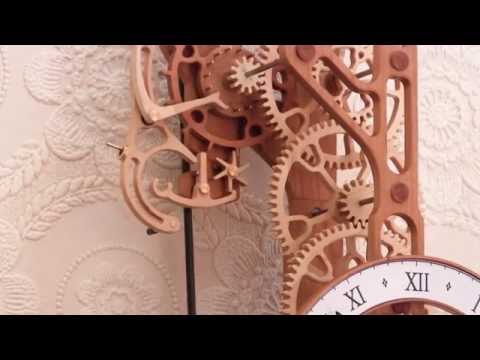 Brian Law's woodenclocks - Clock 20 with Gravity escapement
