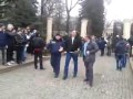 Видео Украина. Харьков за Россию! Выводят бандеровцев после штурма Администрации.
